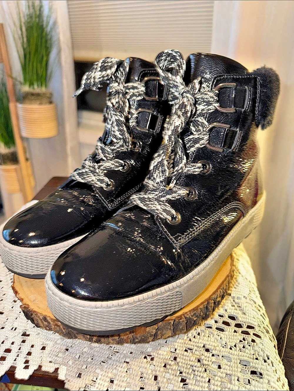 Gabor Comfort Black Patent High Top Sneaker Boots Faux Fur US 9 EU 40